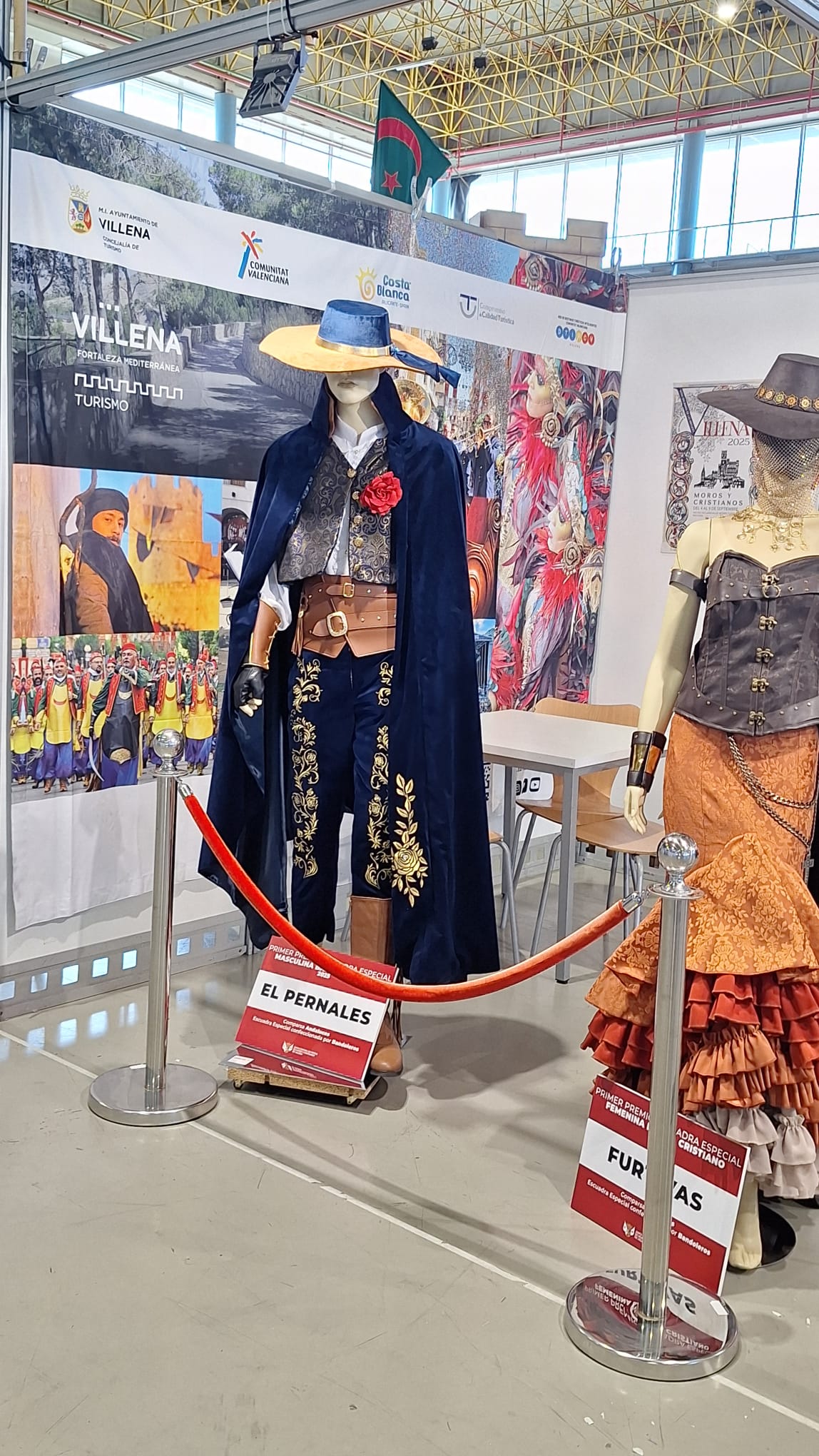 La Junta Central de fiestas de Villena en Expofiesta