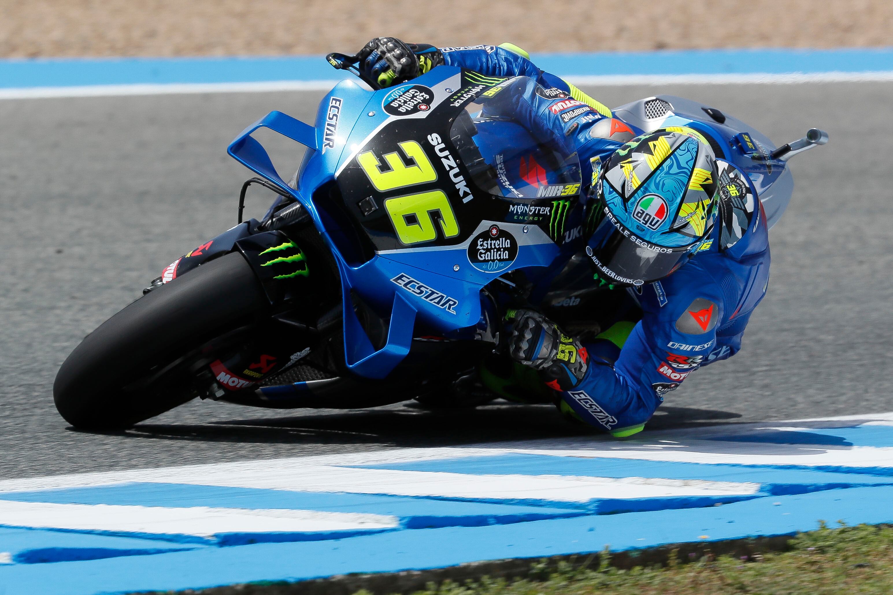 JEREZ (CÁDIZ), 01/05/2022.- El piloto español Joan Mir (Team Suzuki Exstar) durante el Gran Premio de España de Motociclismo de MotoGP que se celebra este domingo en el circuito &quot;Ángel Nieto&quot; de Jerez de la Frontera (Cádiz). EFE/Jose Manuel Vidal
