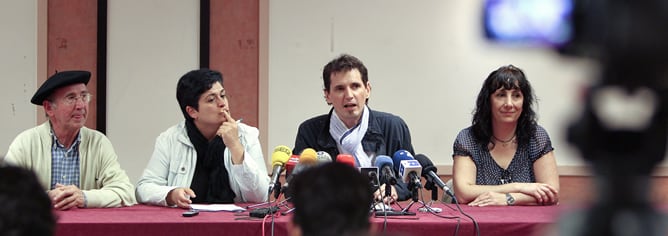 Representantes de la izquierda abertzale durante una rueda de prensa