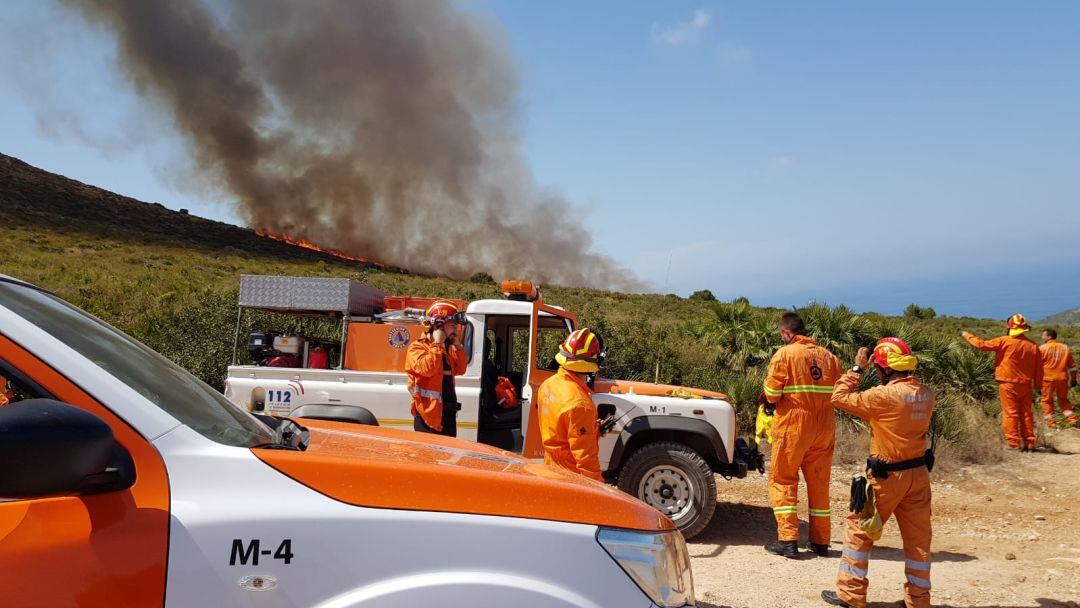 Voluntarios de Protección Civil de Xàbia en el incendio del Montgó, del 8 de julio de 2018.