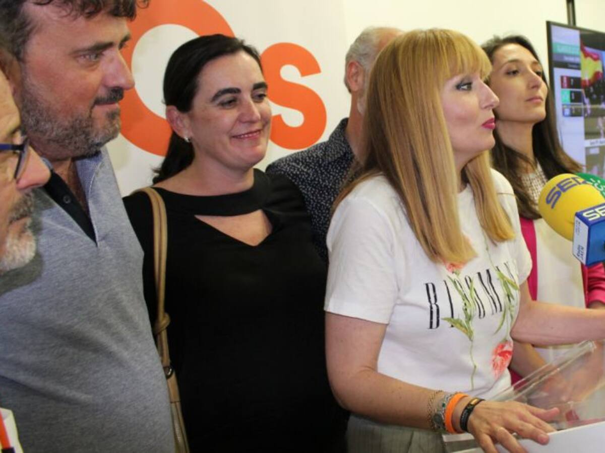 María Cantos: "Sería muy complicado llegar a un acuerdo con VOX"