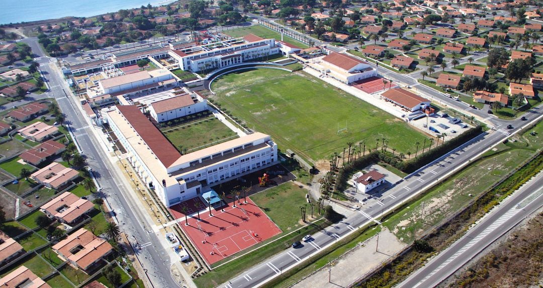 Plaza de Comandancia y parte de poblado naval