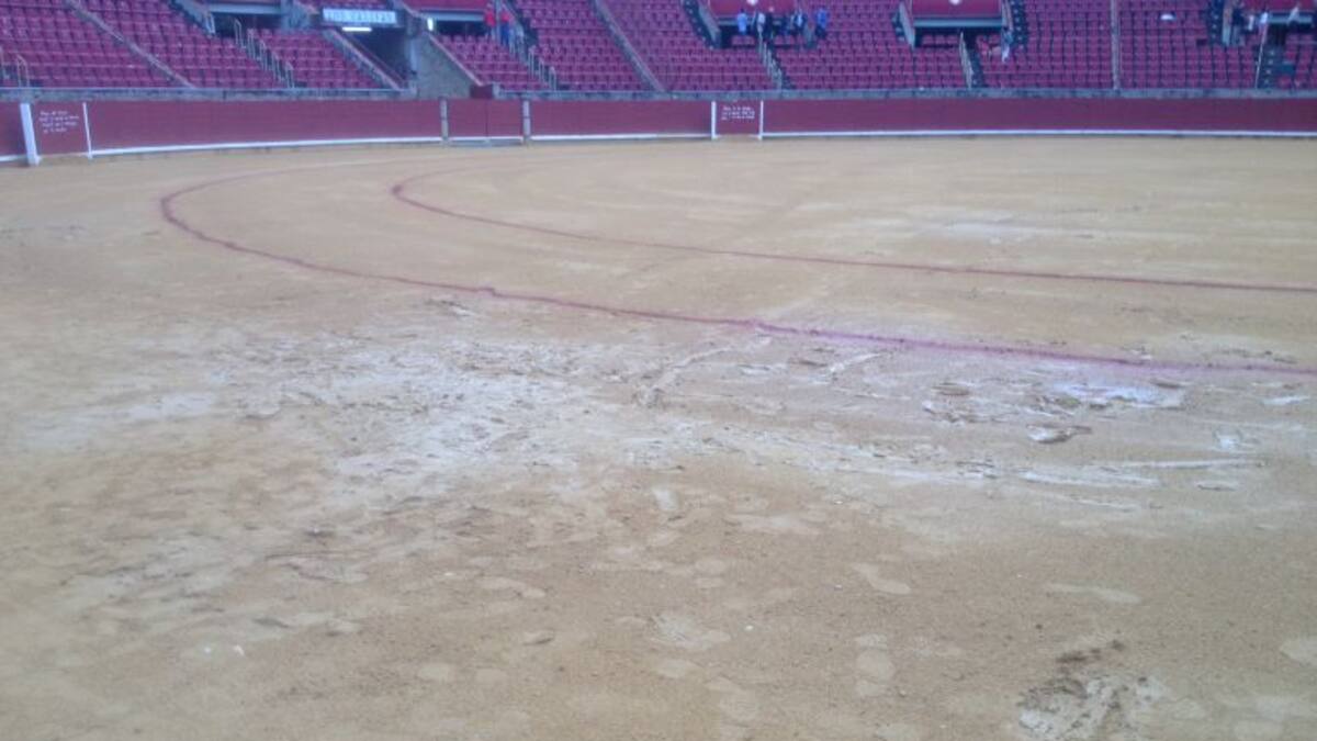 Suspendida. Las lluvias caídas durante el día impiden que se celebre la encerrona de Finito