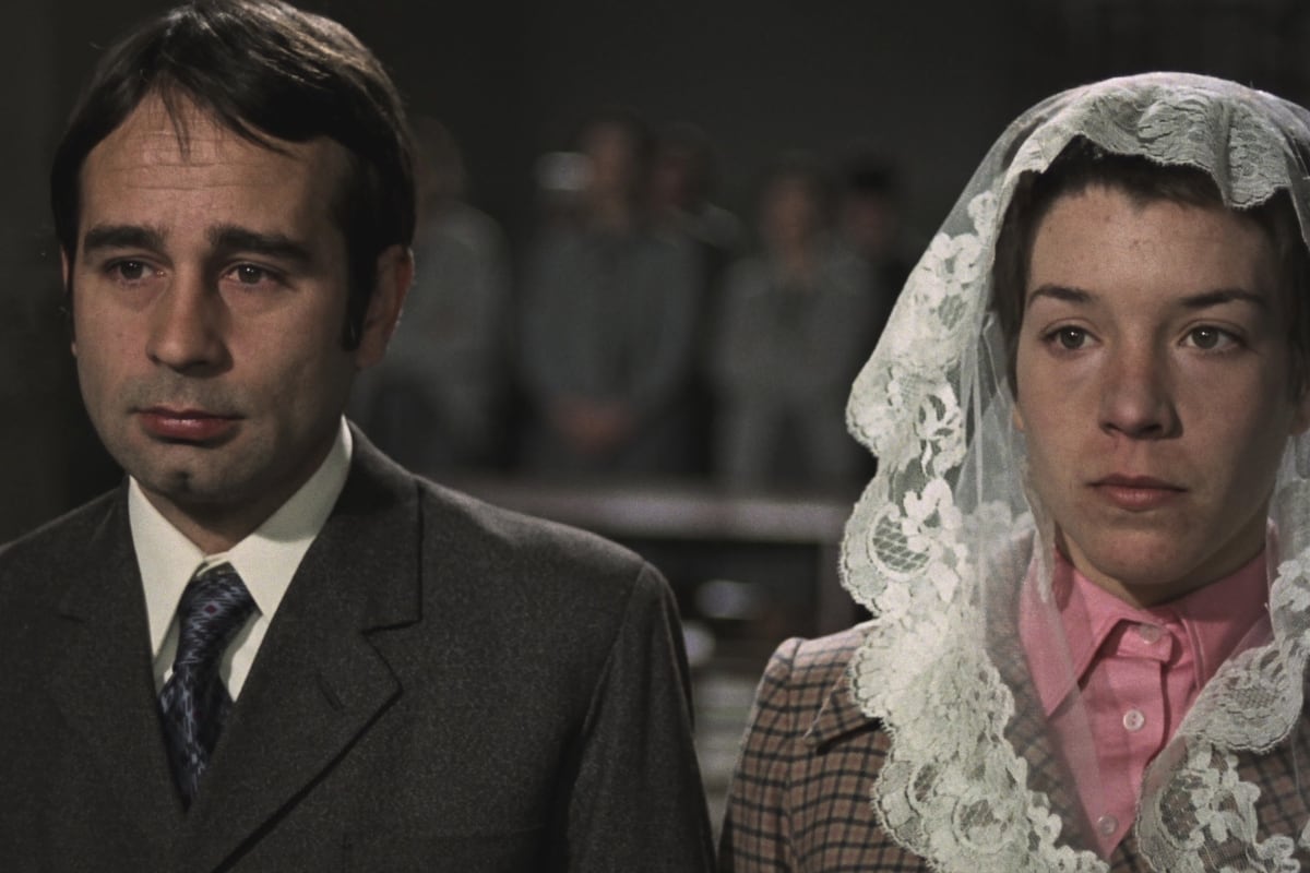 Ovidi Montllor y Alicia Sánchez en una escena de Furtivos