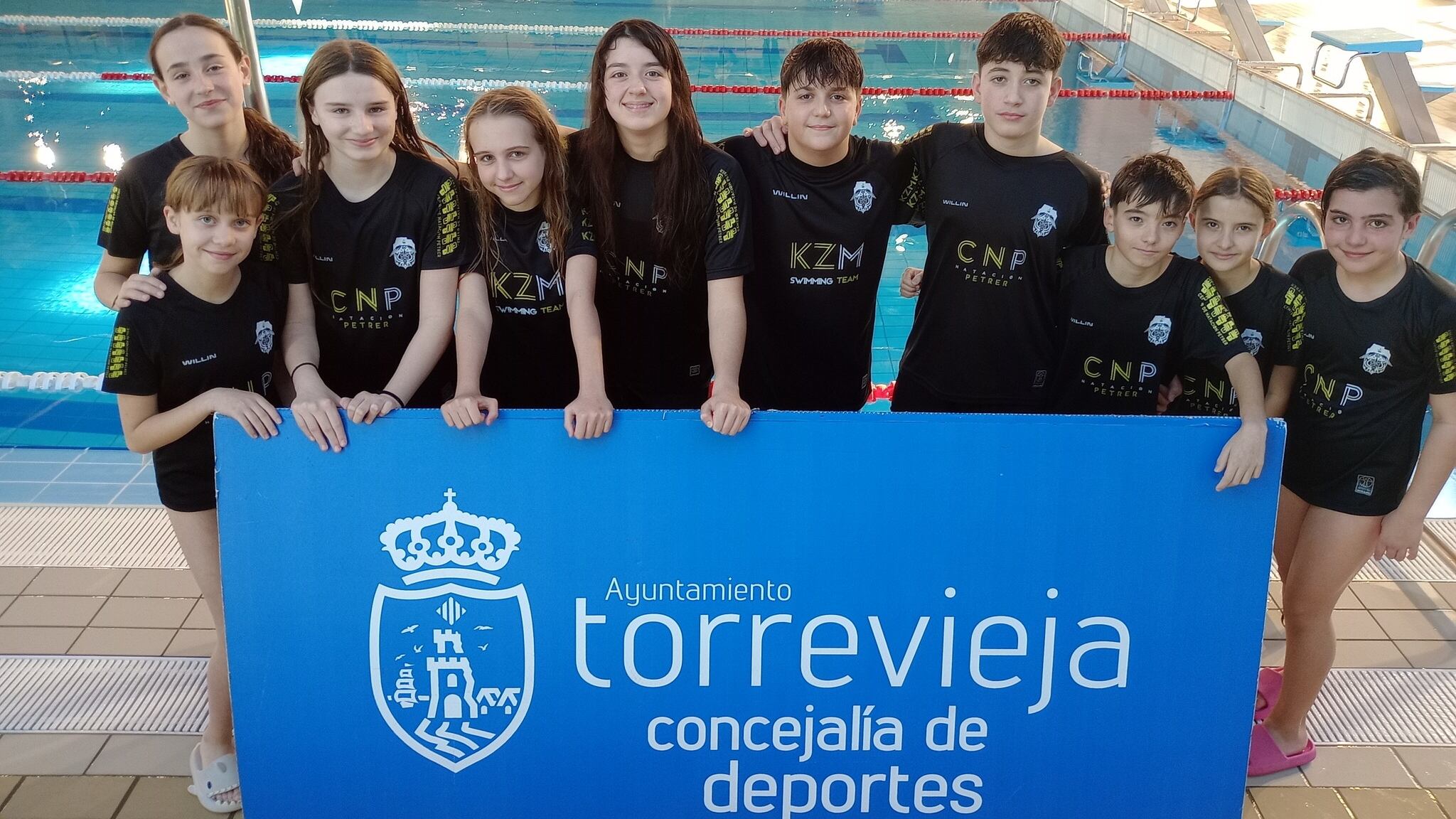 Nadadores del C. N. Petrer en Torrevieja
