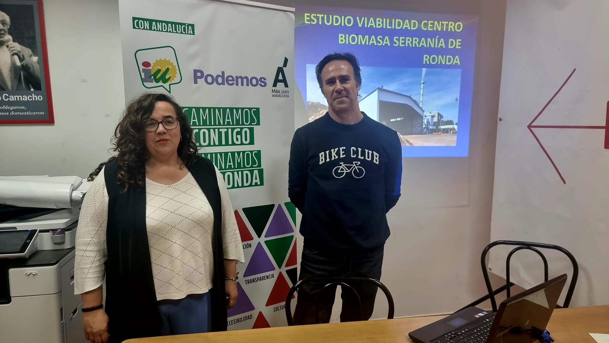 Fran Sancho y José Luis Pérez en la sede de Izquierda Unida