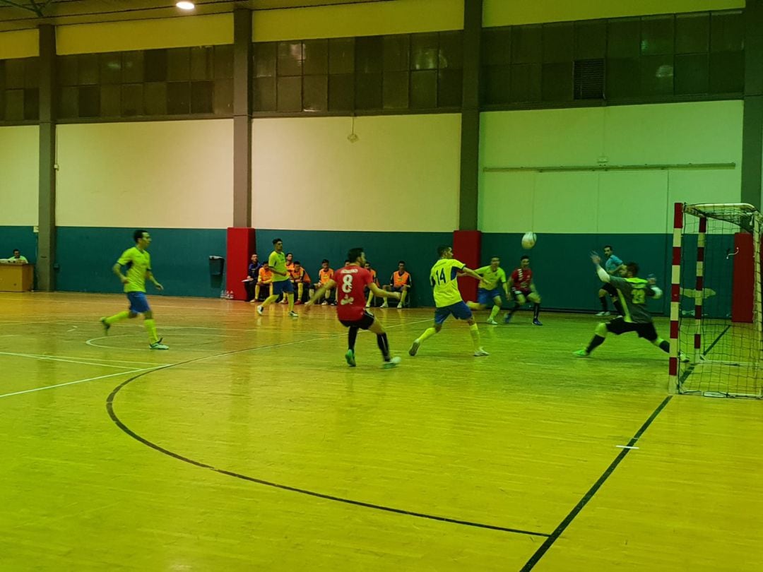 El Nueva Elda arrolló a su rival 