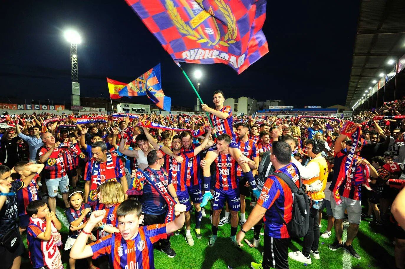 El Yeclano Deportivo celebra el ascenso a Primera RFEF