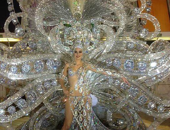 Teresa Pitti, candidata de Radio Club Tenerife y el CC Santa Cruz