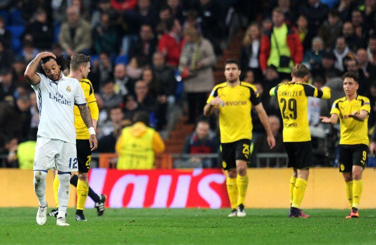 Marcelo se lamenta después del segundo gol del Borussia