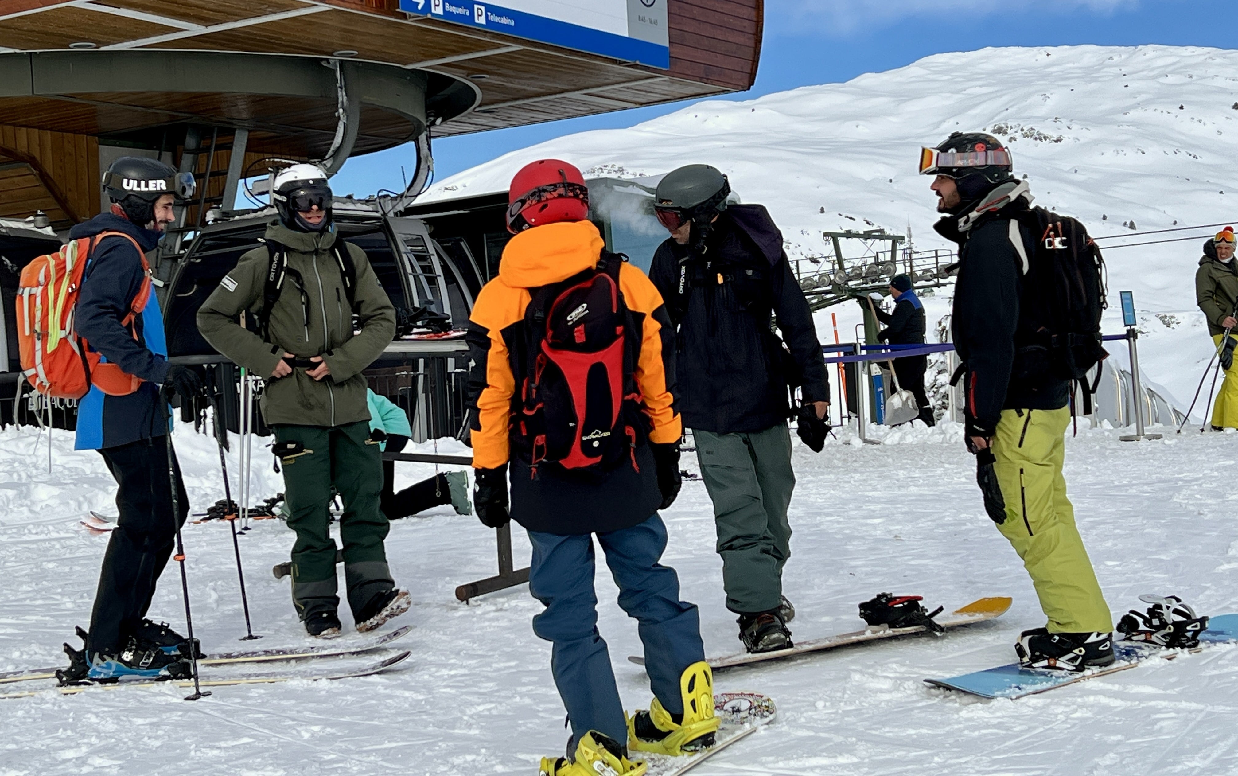 L&#039;esquí atrau molts turistes aquests dies al Pirineu de Lleida. Foto d&#039;arxiu. ACN.