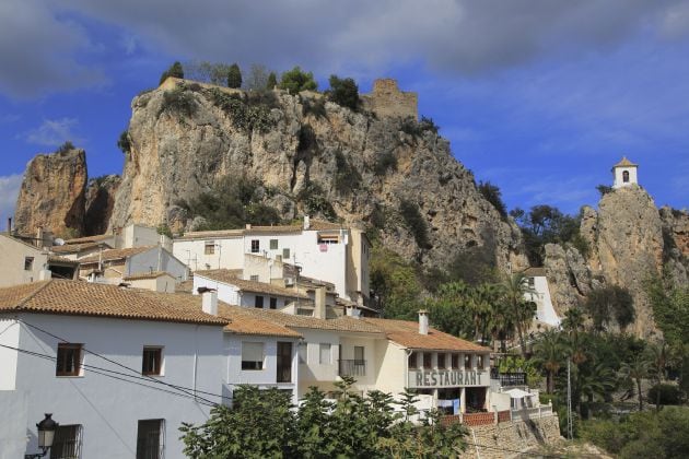El principal atractivo de Guadalest es su castillo-fortaleza del siglo XI
