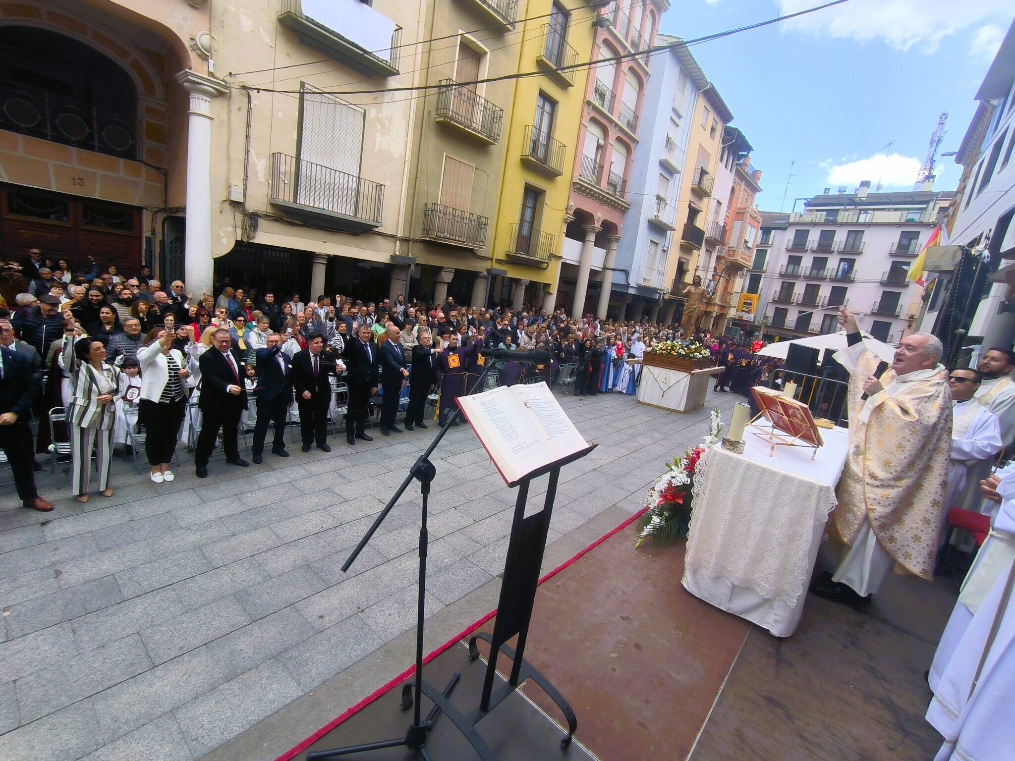 Ángel Pérez ha presidido la celebración del Domingo de Resurrección en Barbastro. Foto: Diócesis Barbastro-Monzón
