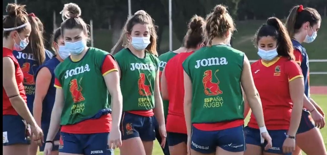 Las Leonas entrenando en el campo de las pistas de atletismo de La Fuente de La Niña. 