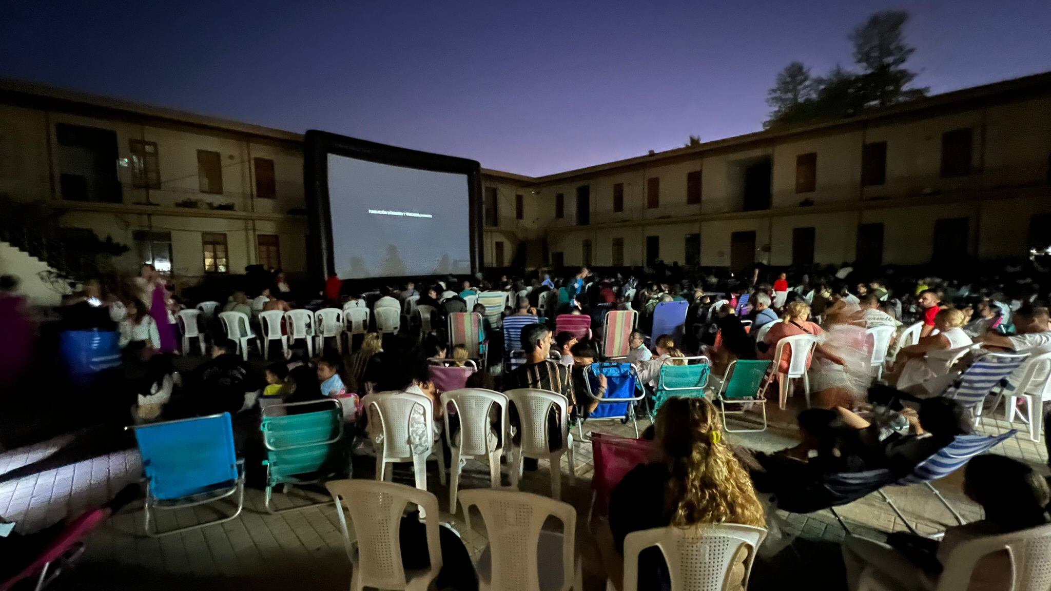 Una proyección de un film