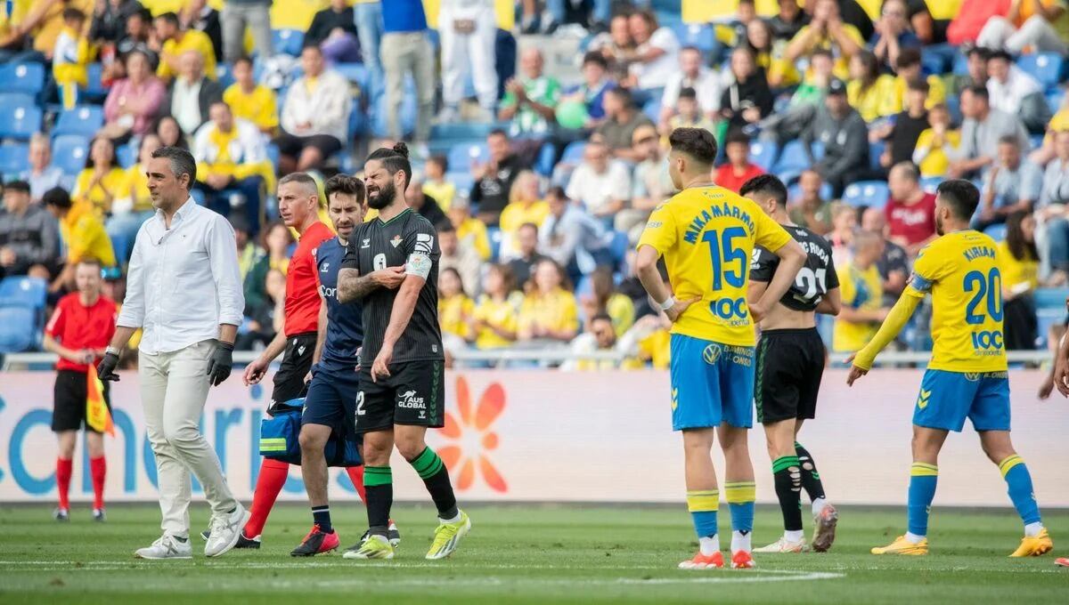 Isco sufre una fractura diafisaria en el peroné izquierdo