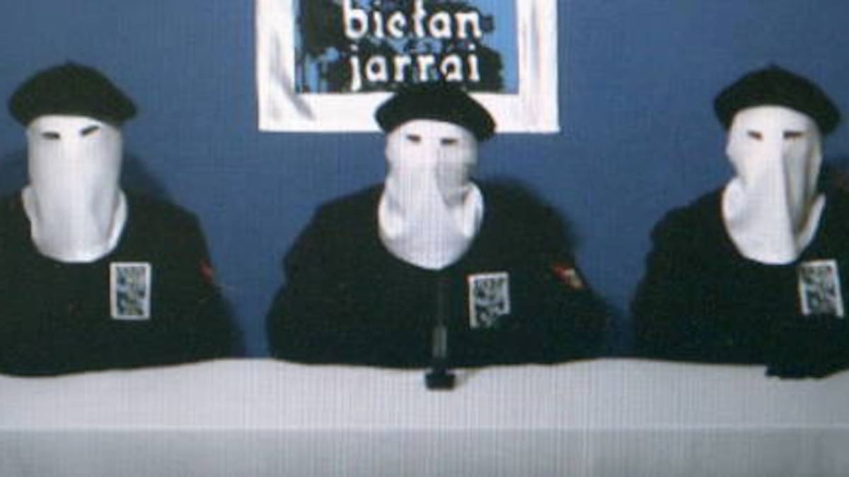 Las cartas de perdón de los presos de ETA y lo que dicen sobre la cicatriz del terrorismo: "Si no ocultan nada, ¿por qué no lo explican?"