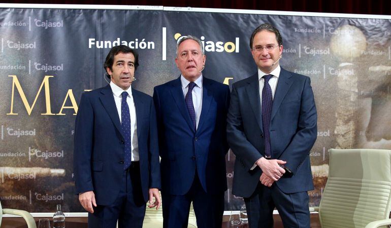 De izquierda a derecha, el diestro Juan Mora y los periodistas Federico Arnás y José Enrique Moreno