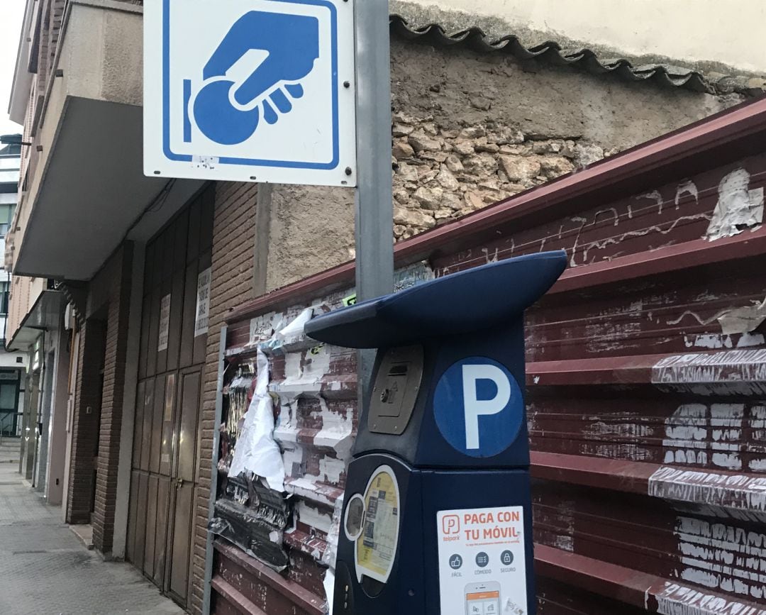 Una de las máquinas expendedoras de los tickets de la zona azul, en Valdepeñas (Ciudad Real) 