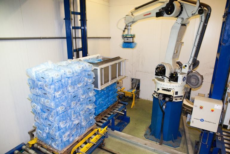 Actualmente se fabrican cubitos de gran gramaje para hostelería y mini cubitos para la exportación a países europeos