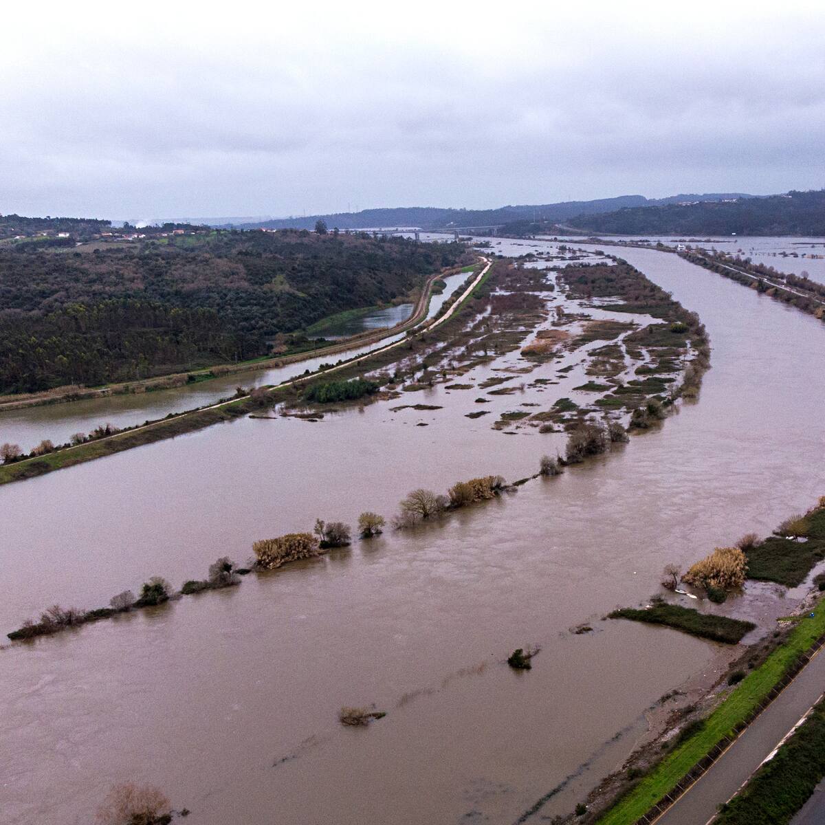 Las lluvias torrenciales, la nieve y el hielo dejan miles de afectados por toda Europa y el norte de Marruecos