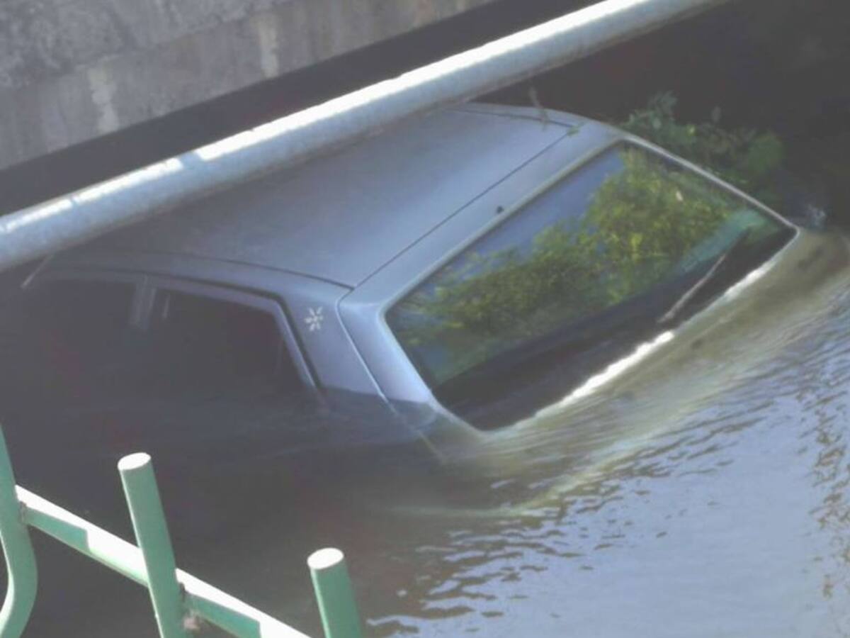 Detenidos dos jóvenes tras caer al Canal Bajo del Bierzo con un coche robado