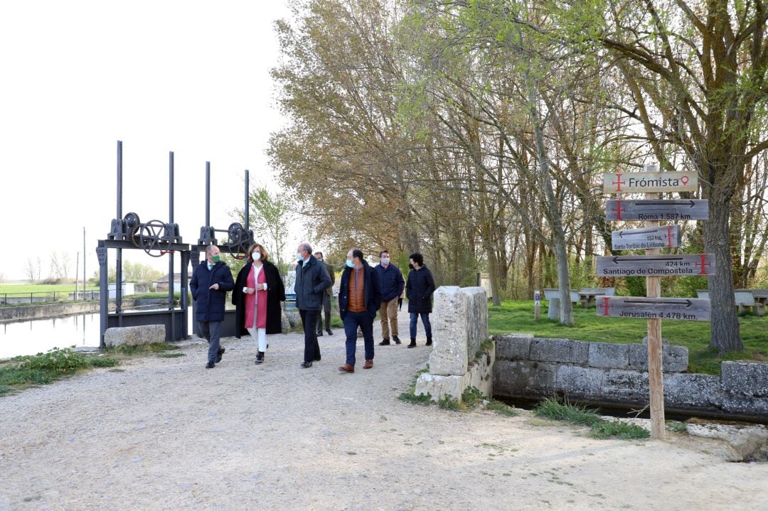 Fundación Iberdrola España, Ayunta-miento de Frómista y Diputación de Pa-lencia unen esfuerzos para la ilumina-ción de la esclusa cuádruple del Canal de Castilla