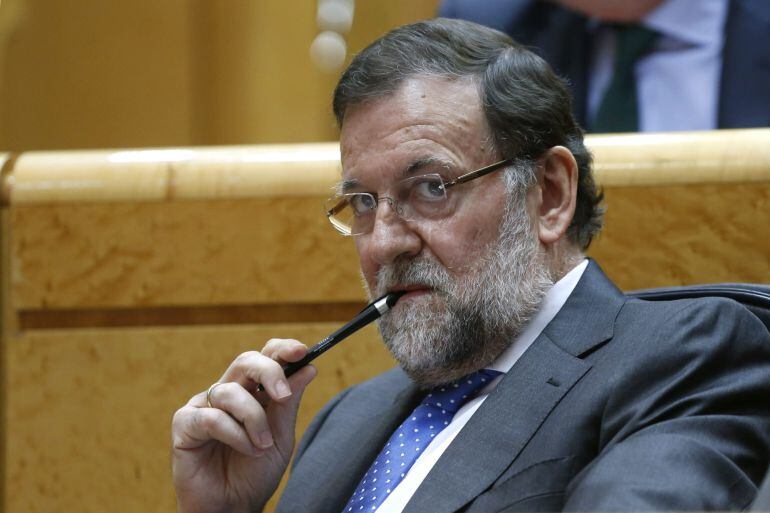 GRA287. MADRID, 26/05/2015.- El presidente del Gobierno, Mariano Rajoy, durante el pleno del Senado que se celebra hoy en Madrid. EFE/Kiko Huesca