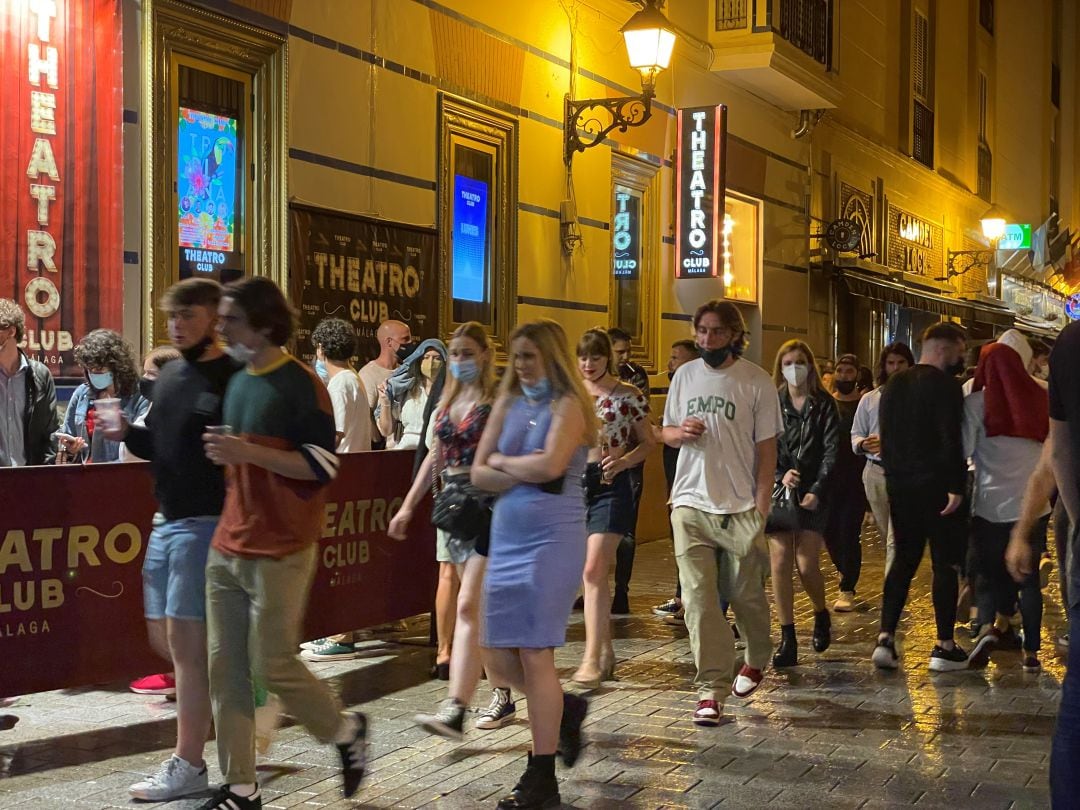 Jóvenes este fin de semana en calles del centro de Málaga