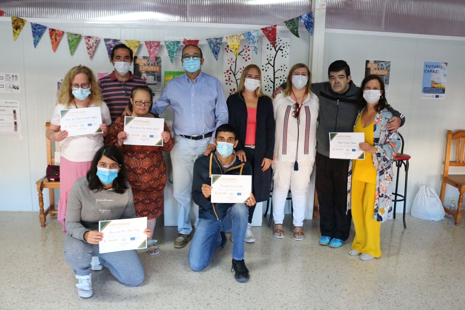 Los alumnos participantes han recibido un diploma tras su formación que ha durado ocho meses