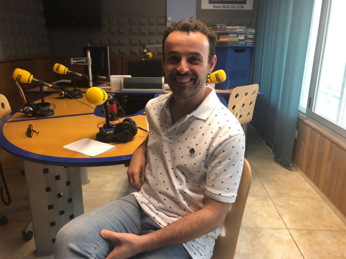 Ensalada de cuscús, cordon bleu de pollo y bizcocho de lima