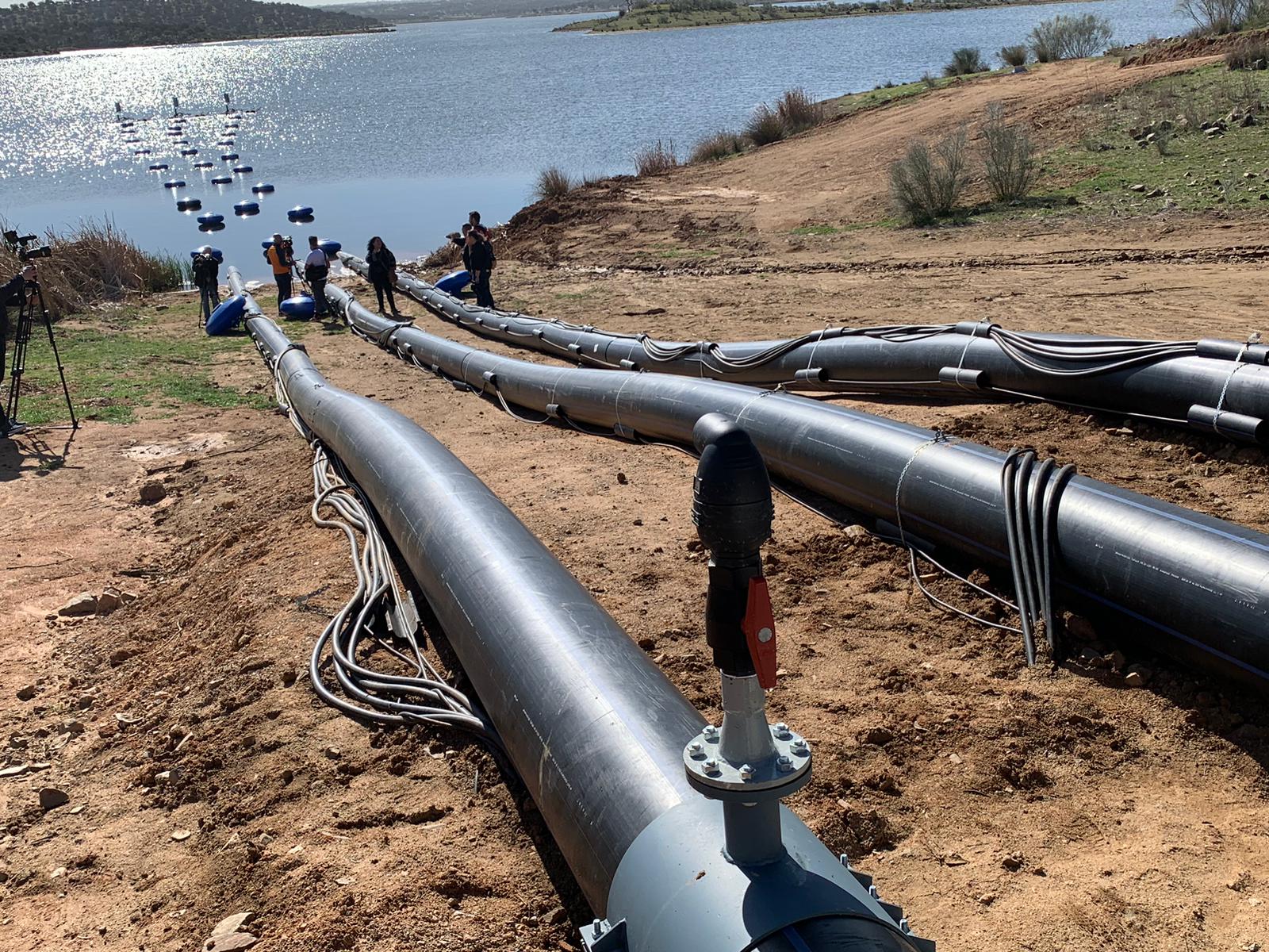 Bombas en el embalse de La Colada