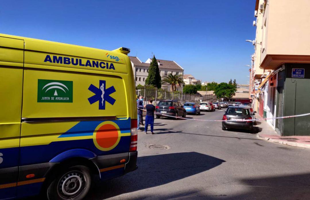 Ambulancia en el lugar de los hechos