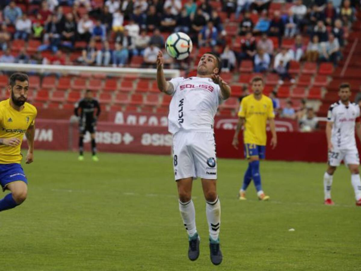 El Albacete acaricia la permanencia