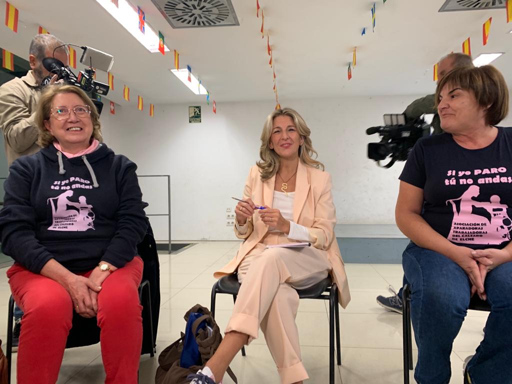 Yolanda Díaz con las Aparadoras