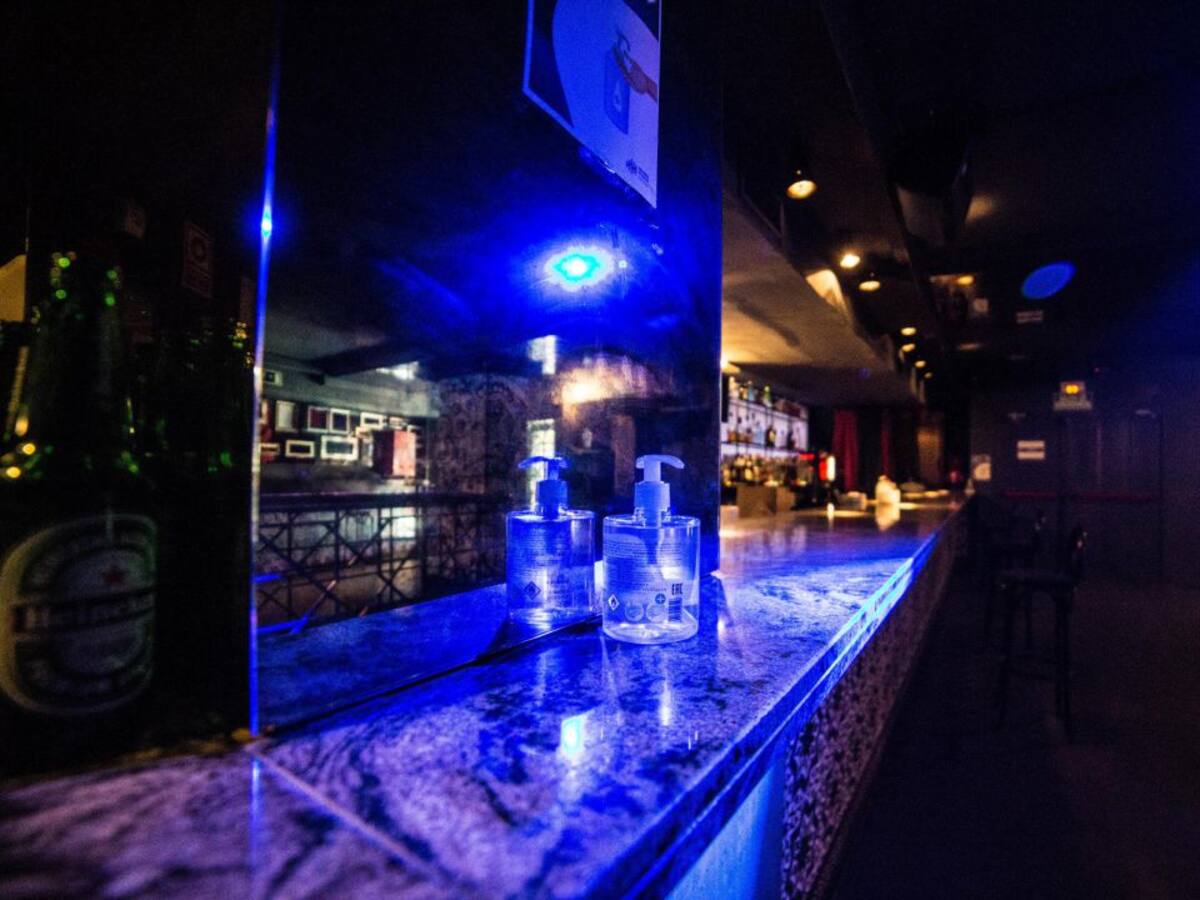 La Generalitat cierra las discotecas en toda Cataluña