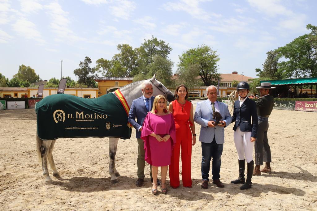 La ministra Reyes Maroto durante su visita a Jerez