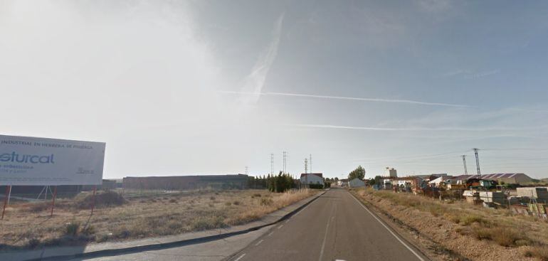 Carretera P-227 a su paso por Herrera de Pisuerga