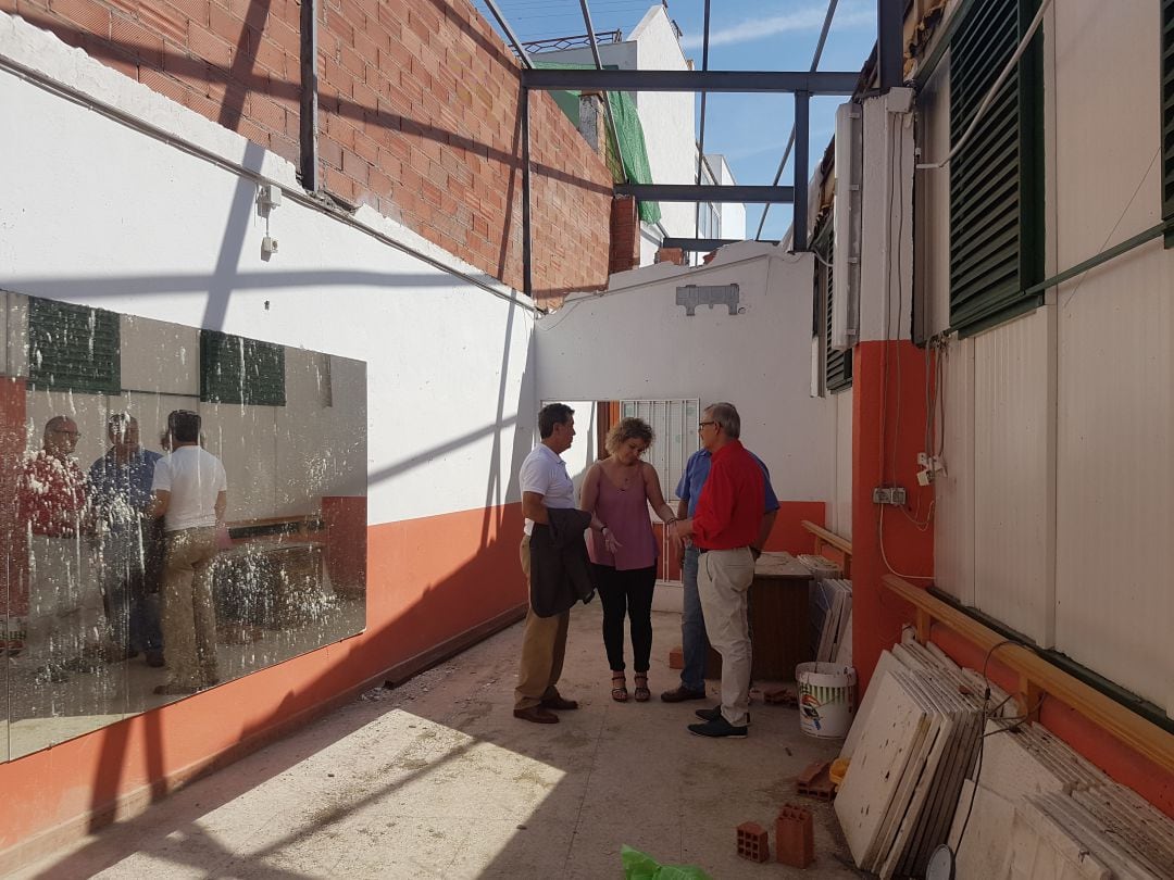 Visita institucional para comprobar el estado de las obras en Las Américas