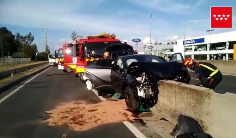 Los servicios de emergencia tras el accidente