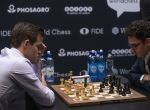 LONDON, ENGLAND - NOVEMBER 28: Chess players American Fabiano Caruana (R) and his opponent, the current world champion Norwegian Magnus Carlsen, to take part in the final of the World Chess Championship on November 28, 2018 in London, England. (Photo by Dan Kitwood/Getty Images)