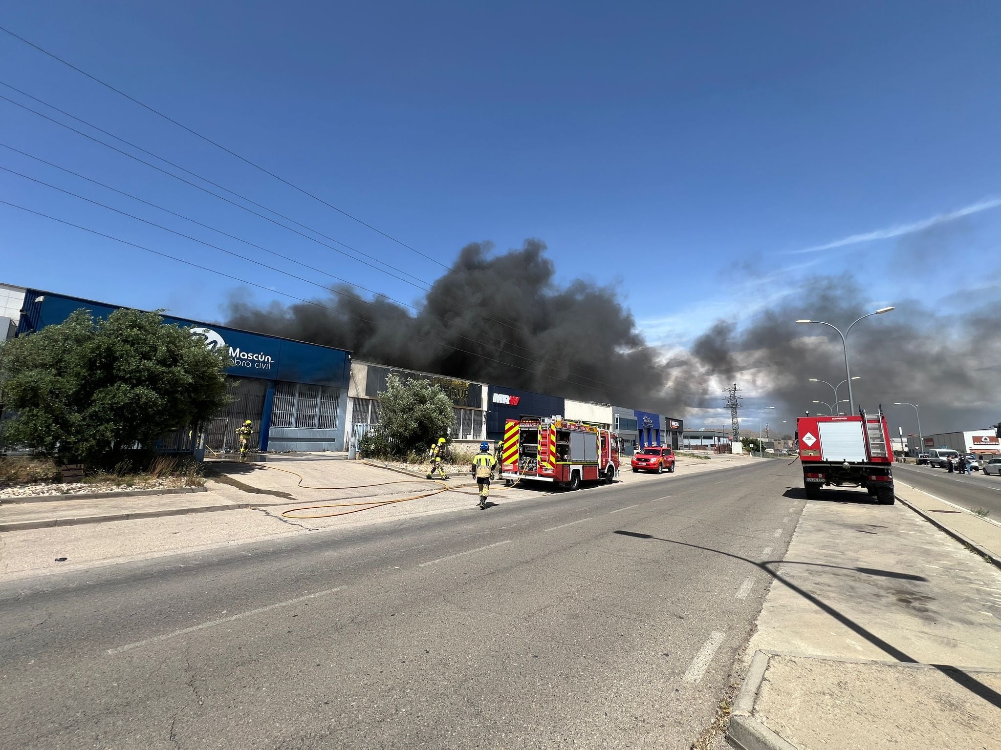 Incendio en el Polígono Monzú de Huesca