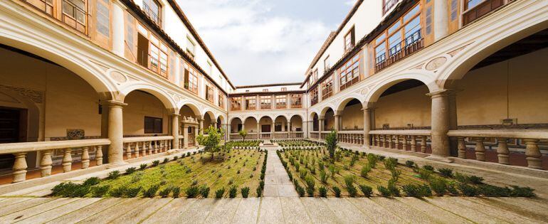 Interior del Convento de las Comendadoras de Santiago en Toledo.