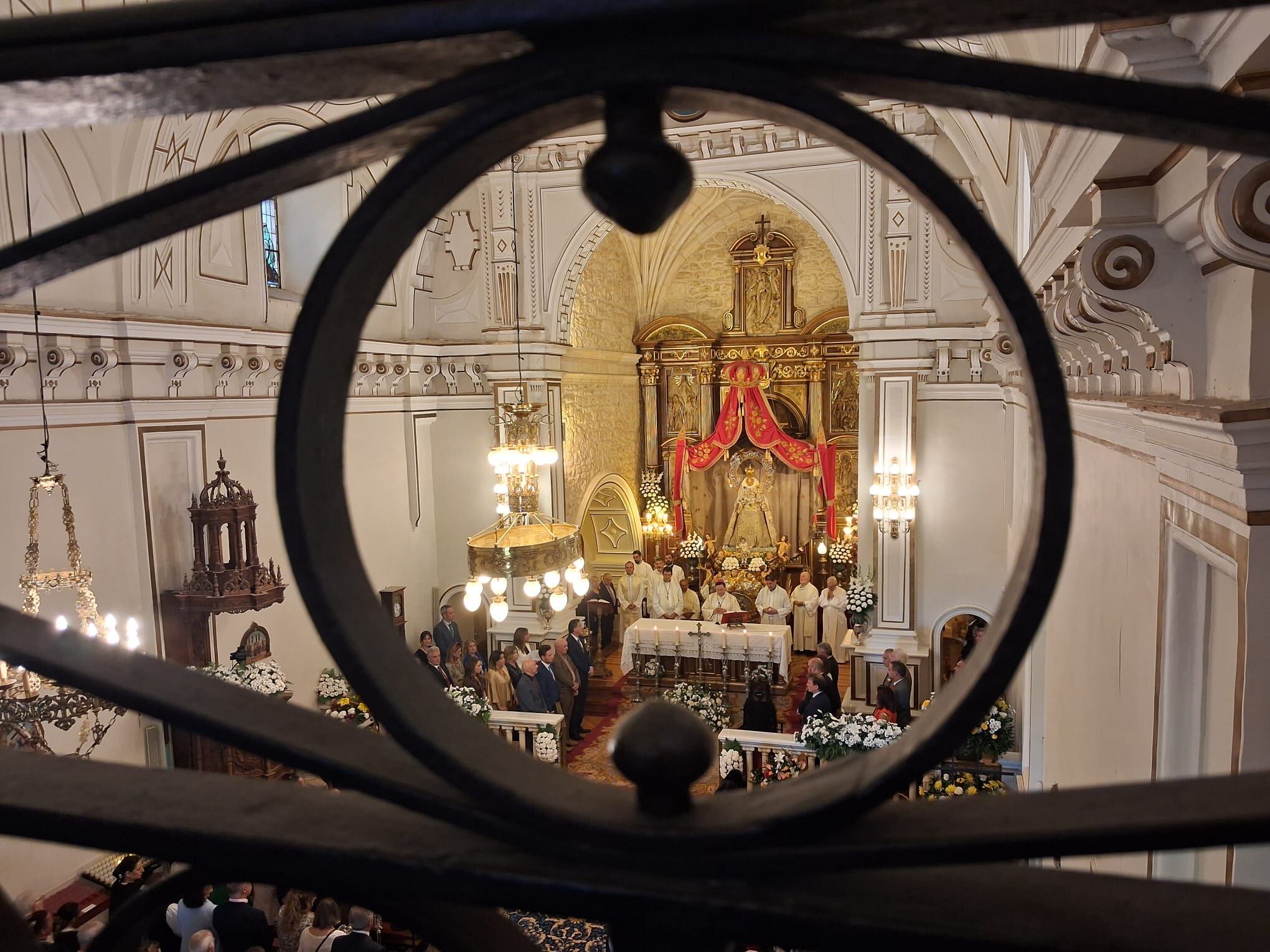 Misa en la ermita de la Virgen de las Viñas