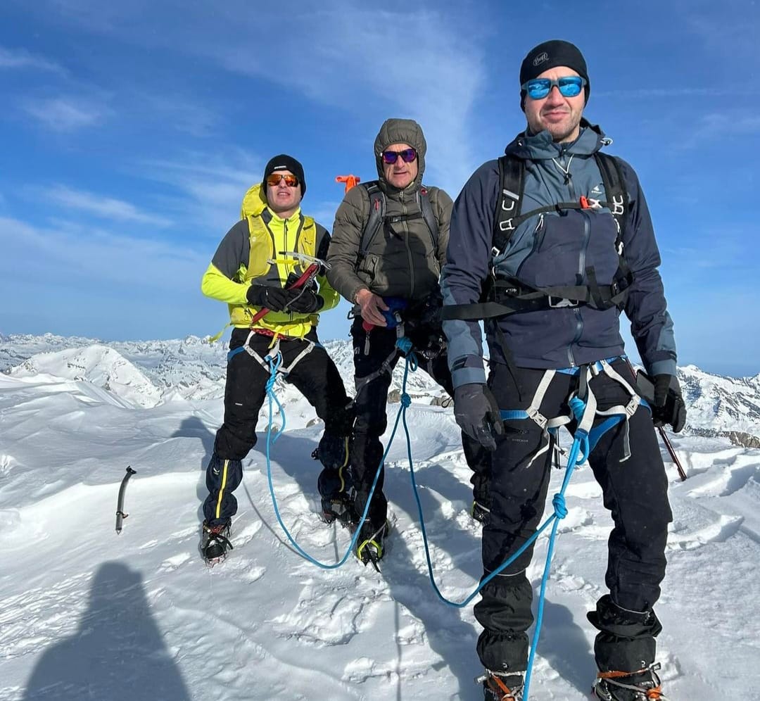 José Miguel Pérez, en la ascensión con un par de compañeros al Monte Perdido