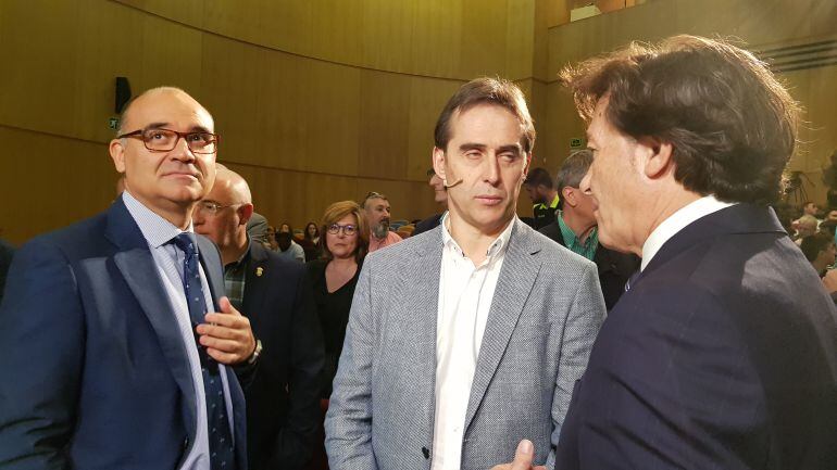 Manuel Palomar, Julen Lopetegui y José Ramón Lete, en la Universidad de Alicante