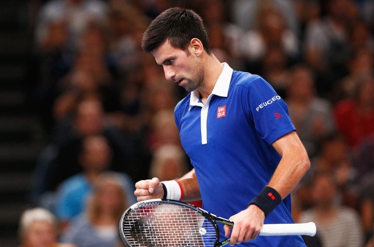 Novak Djokovic celebra un punto ante Andy Murray.