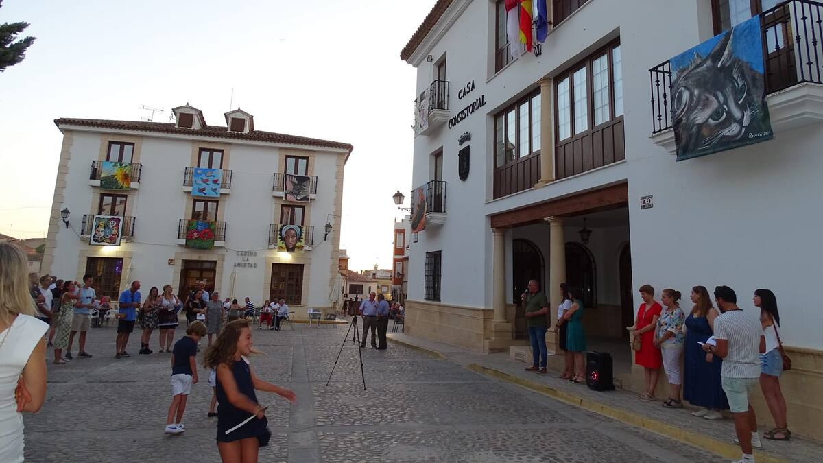 Los artistas ya crean sus obras para la Balconada de Munera