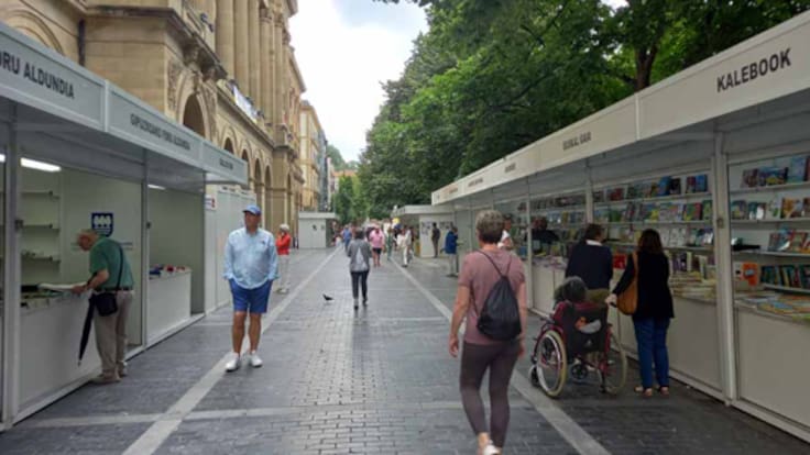 San Sebastián celebra hoy el Día del Libro con descuentos, firmas, rutas literarias y premios a los mejores lectores infantiles