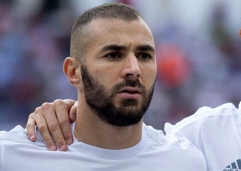 Benzema, antes de un partido con el Real Madrid